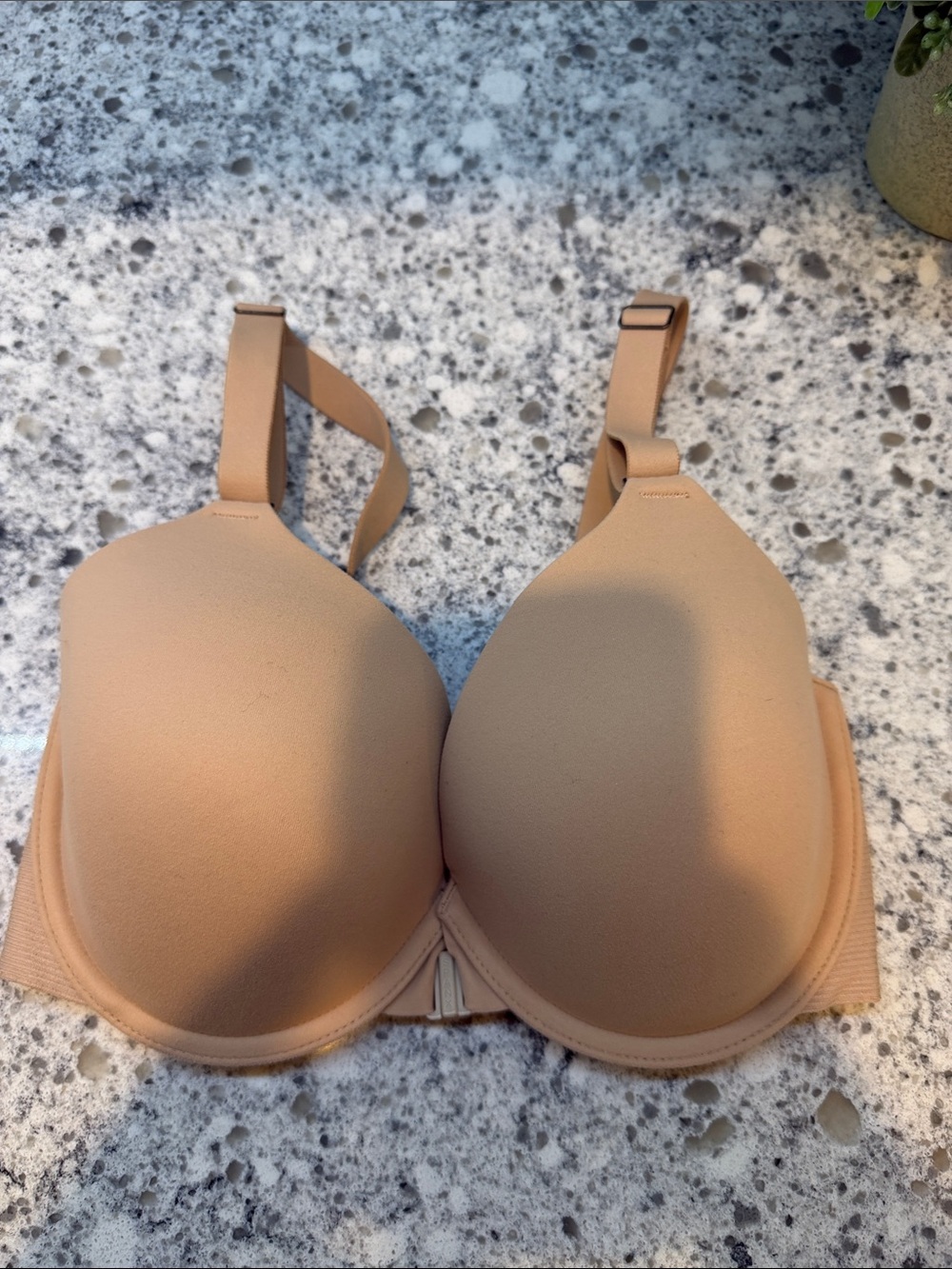 SPANX Nude T-Shirt Bra - Light Tan Smooth Cups 32DD front closure